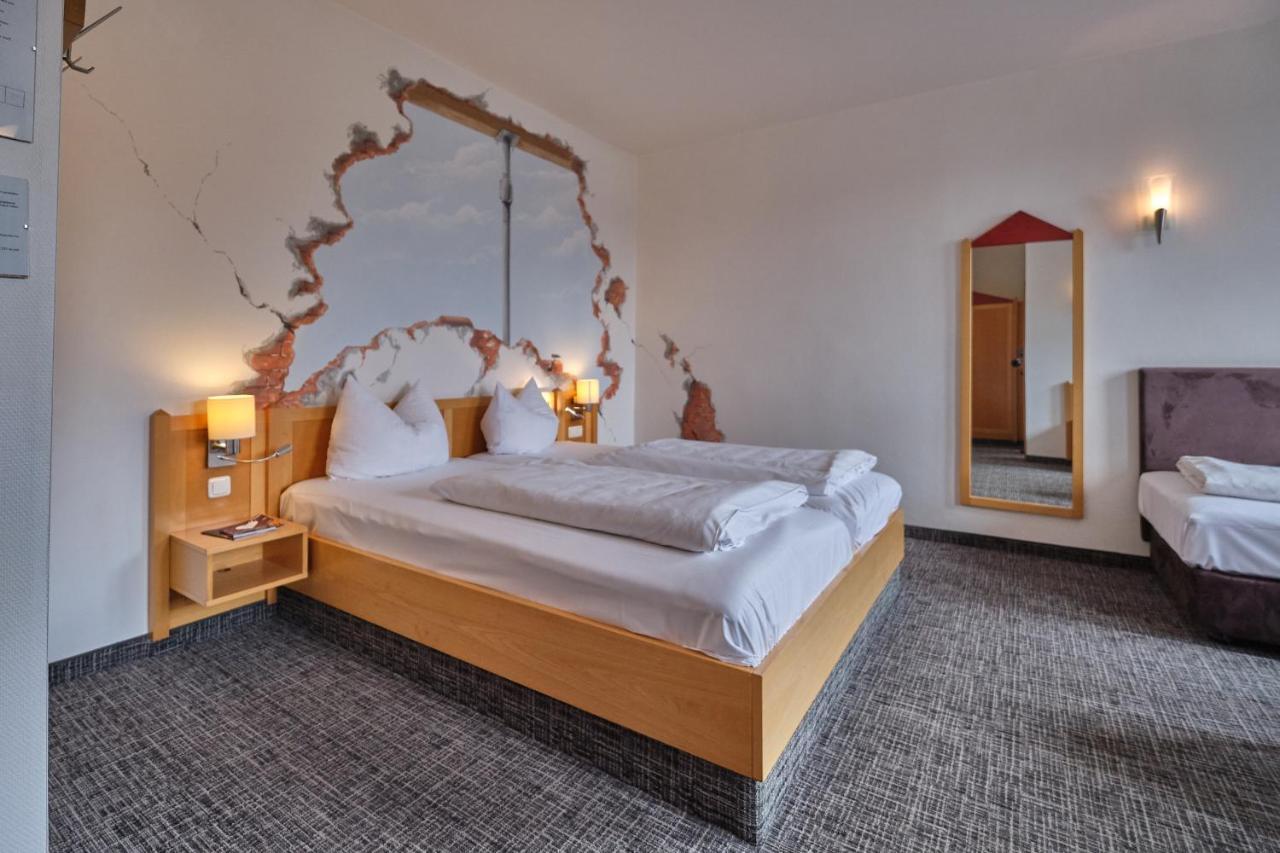 Hotel Roter Hahn เรเกนส์บวร์ก ภายนอก รูปภาพ