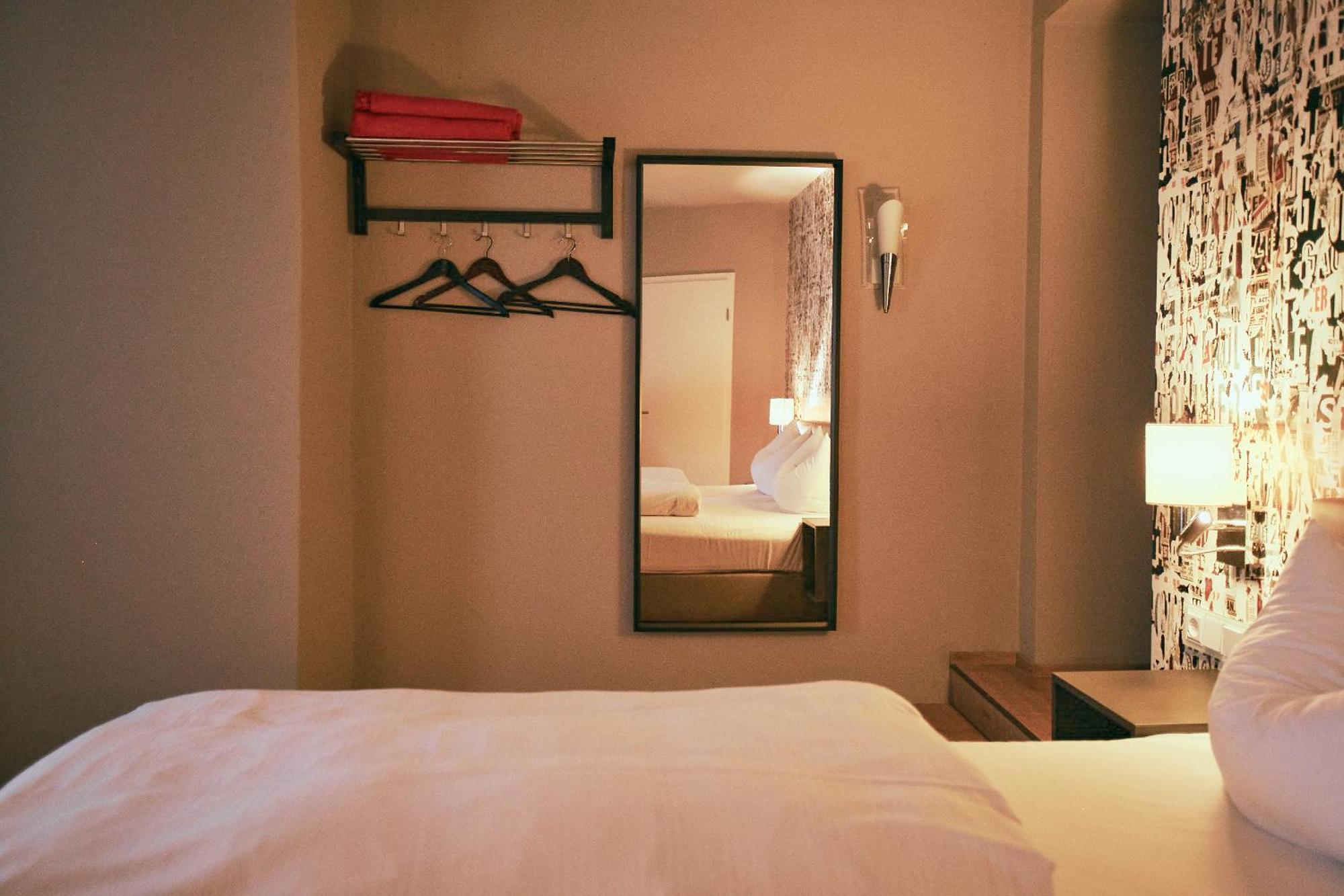 Hotel Roter Hahn เรเกนส์บวร์ก ภายนอก รูปภาพ