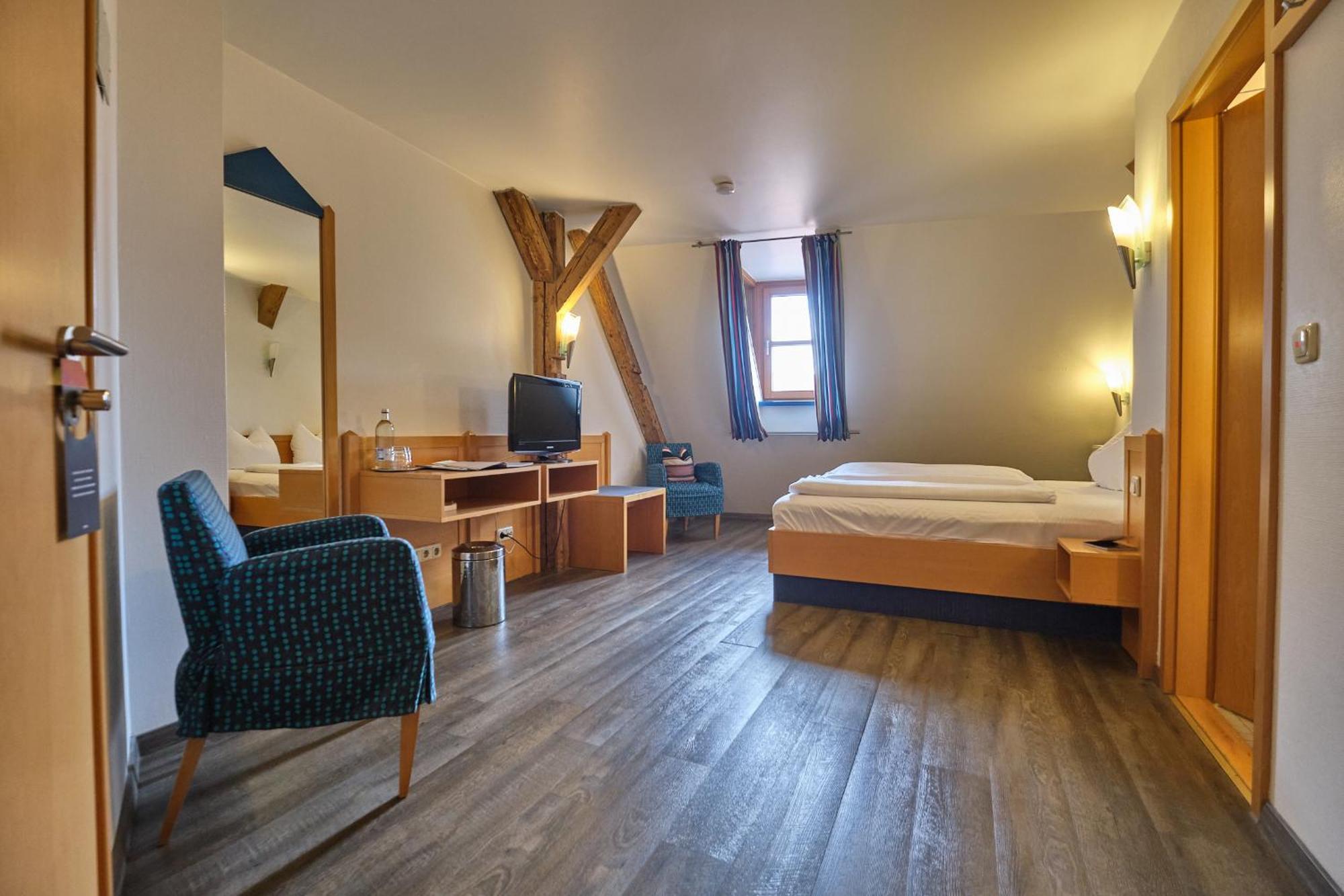 Hotel Roter Hahn เรเกนส์บวร์ก ภายนอก รูปภาพ