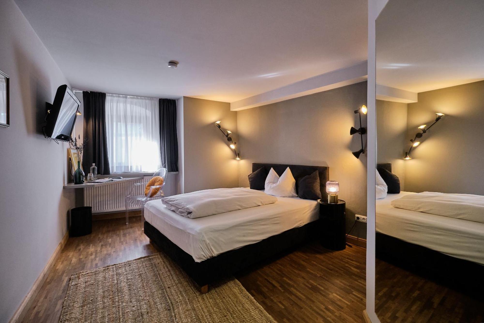Hotel Roter Hahn เรเกนส์บวร์ก ภายนอก รูปภาพ