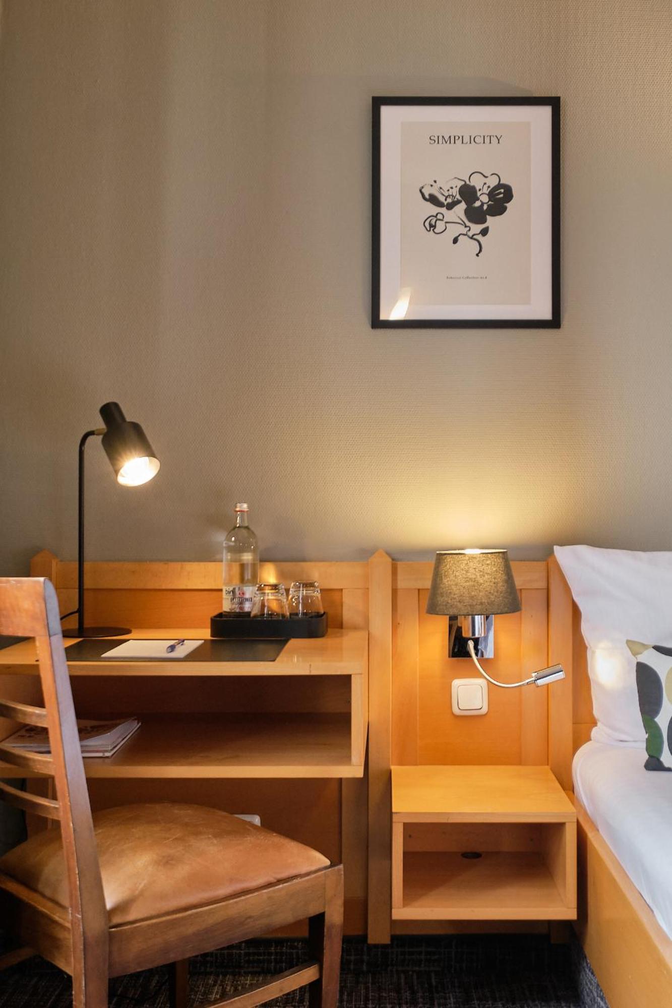 Hotel Roter Hahn เรเกนส์บวร์ก ภายนอก รูปภาพ