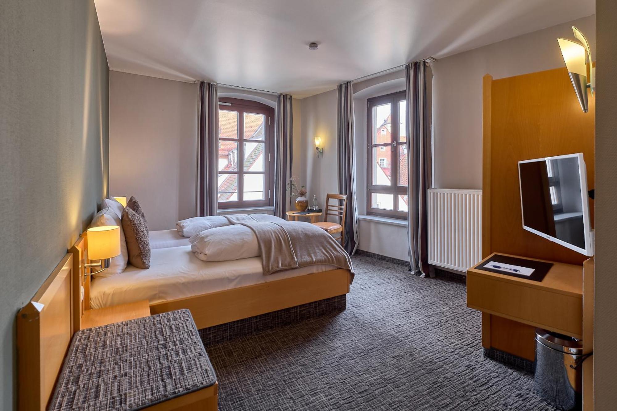 Hotel Roter Hahn เรเกนส์บวร์ก ภายนอก รูปภาพ