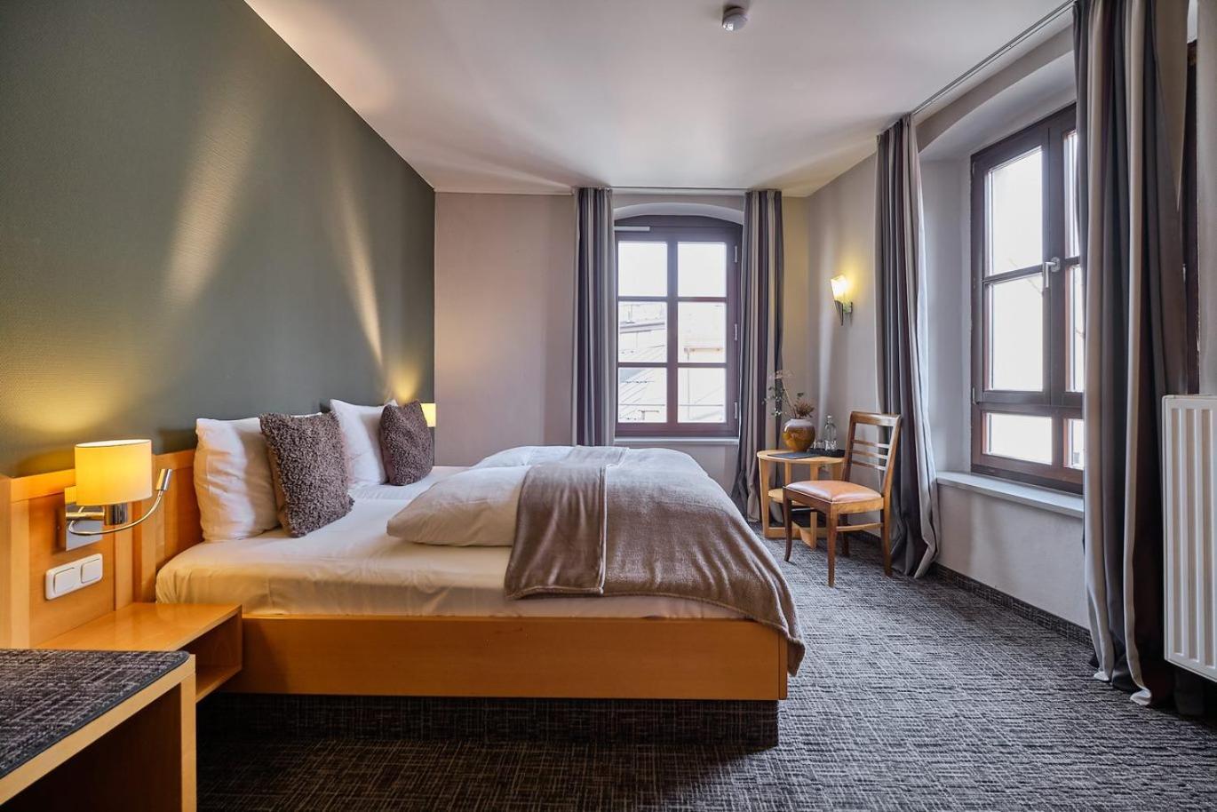 Hotel Roter Hahn เรเกนส์บวร์ก ภายนอก รูปภาพ